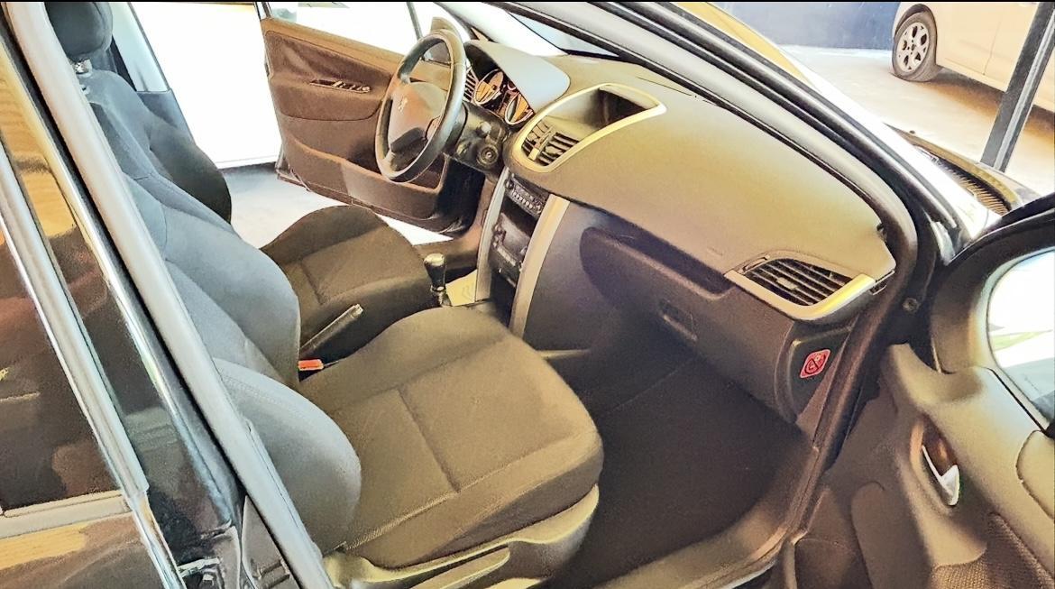 Peugeot 207 1.4 HDI 70 cv