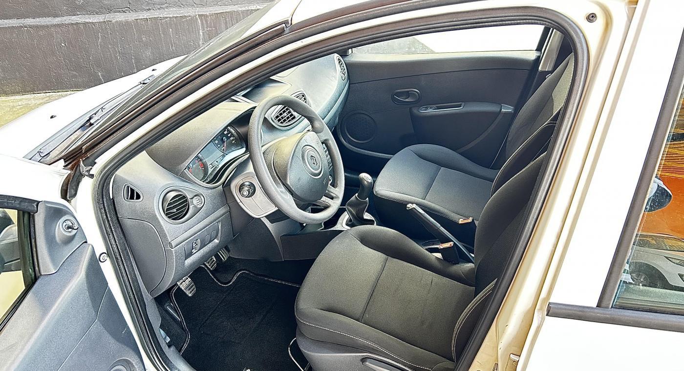 Renault Clio 1.2 i 75 cv