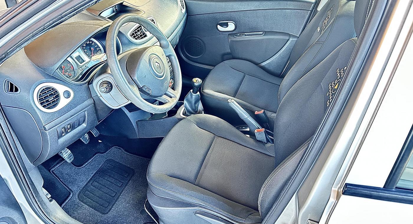 Renault Clio 1.2 i 75 cv