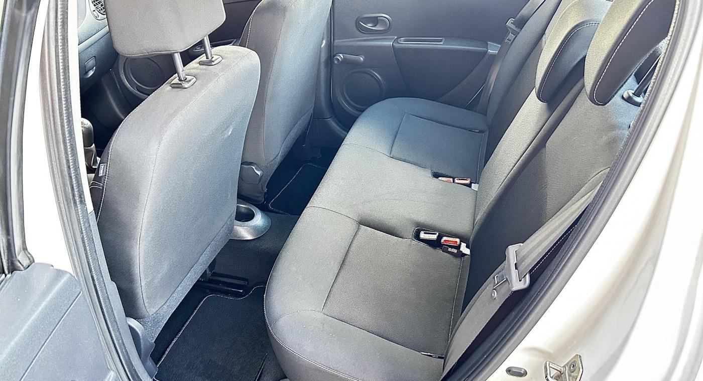 Renault Clio 1.2 i 75 cv