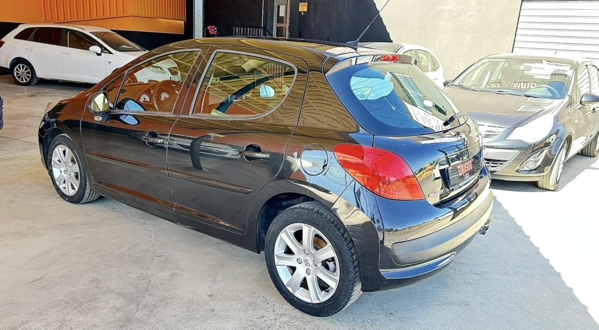 Peugeot 207 1.4 HDI 70 cv