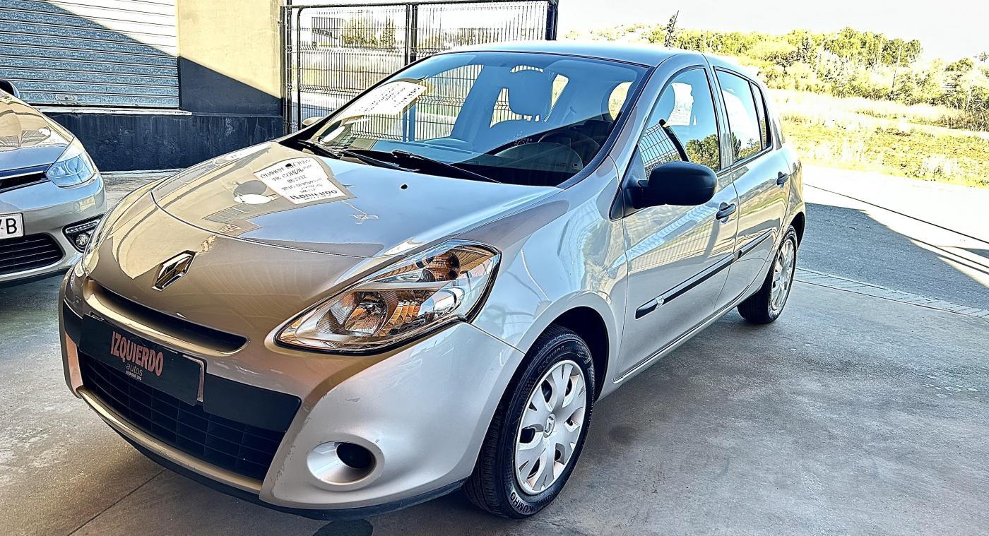 Renault Clio 1.2 i 75 cv